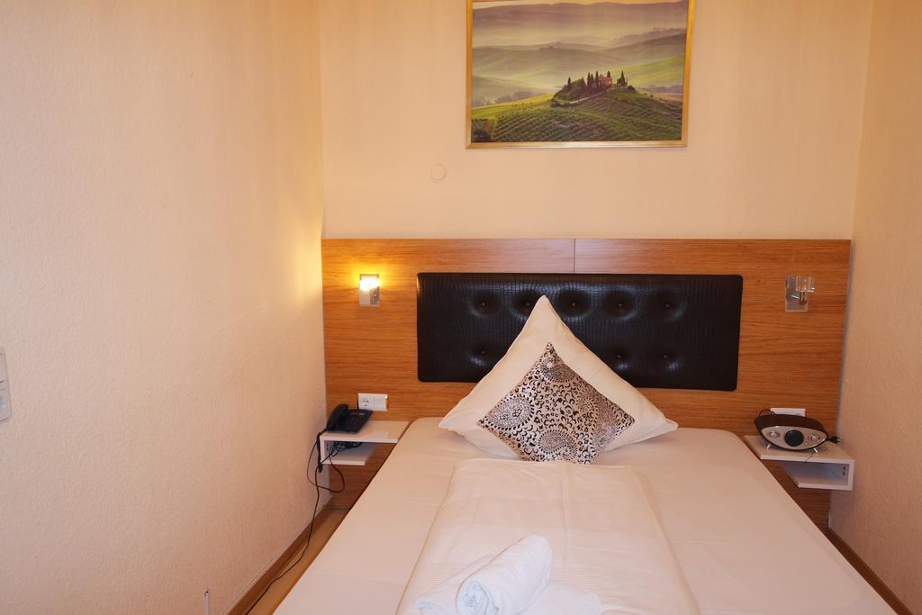 Hotel Drei Kronen ドルトムント エクステリア 写真