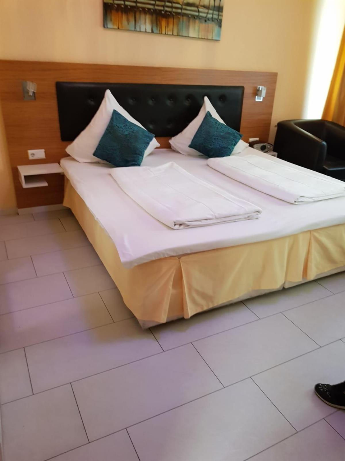 Hotel Drei Kronen ドルトムント エクステリア 写真